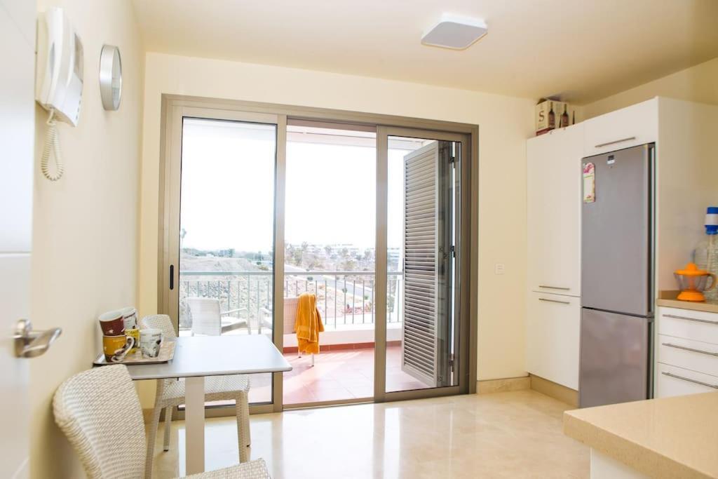 2 Bedrooms Apartment In Magnolia Golf Resort, La Caleta Costa Adeje  Eksteriør billede
