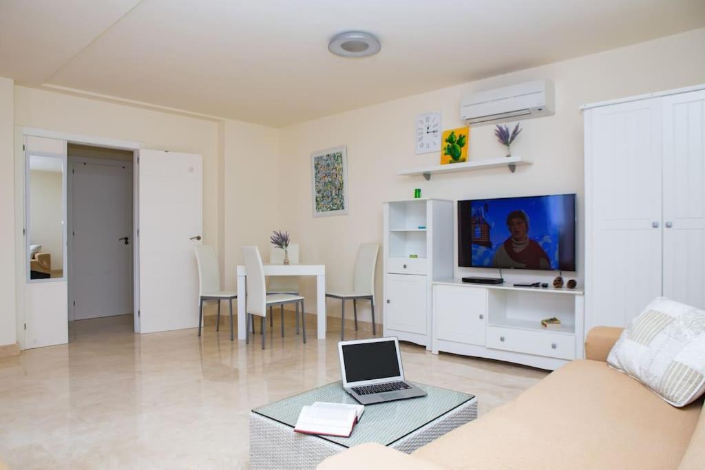 2 Bedrooms Apartment In Magnolia Golf Resort, La Caleta Costa Adeje  Eksteriør billede