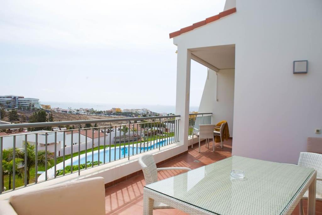 2 Bedrooms Apartment In Magnolia Golf Resort, La Caleta Costa Adeje  Eksteriør billede