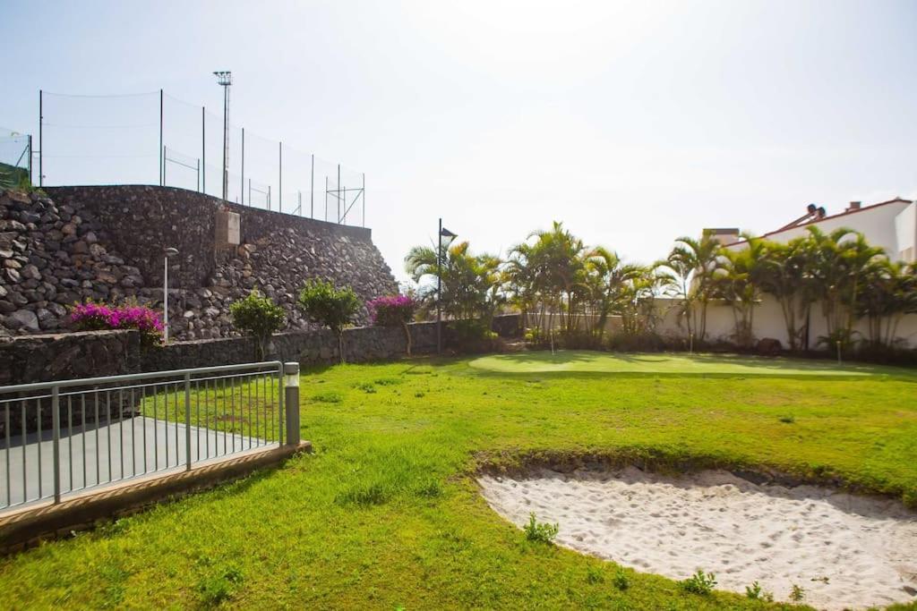 2 Bedrooms Apartment In Magnolia Golf Resort, La Caleta Costa Adeje  Eksteriør billede