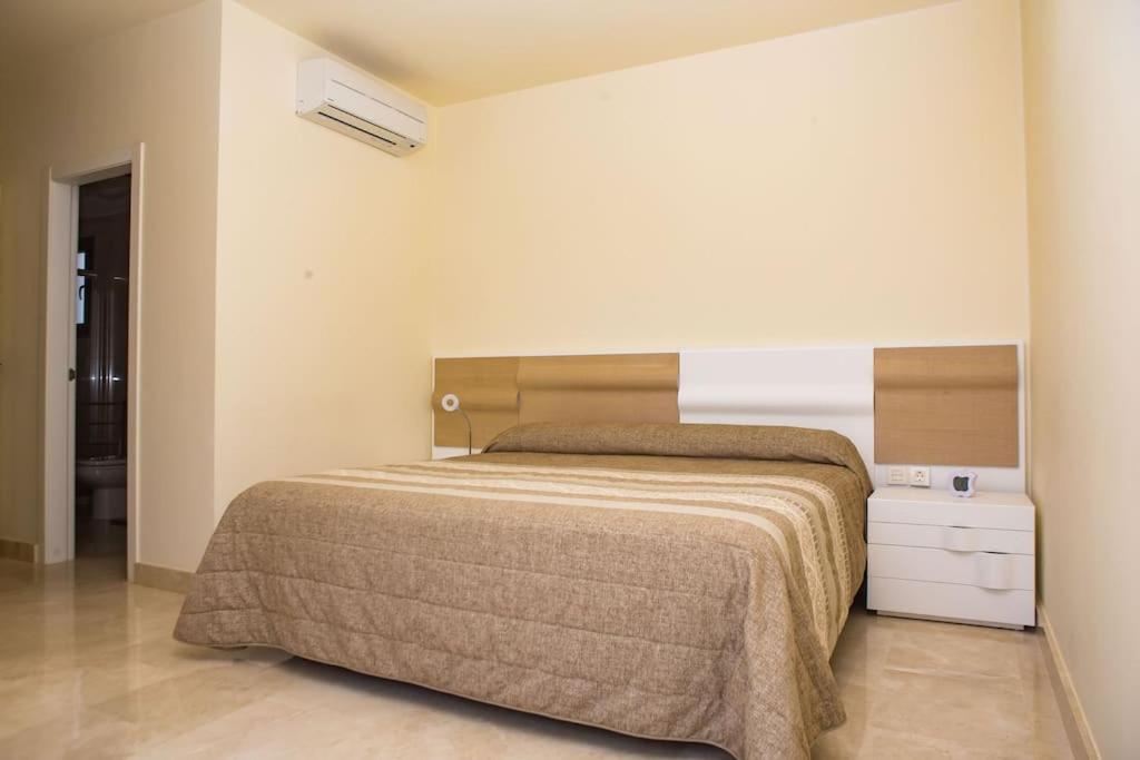 2 Bedrooms Apartment In Magnolia Golf Resort, La Caleta Costa Adeje  Eksteriør billede